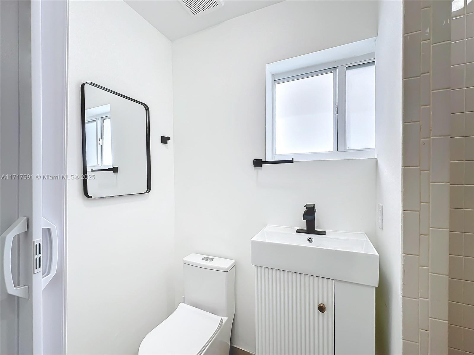 9371 Martinique Dr Property Photo 28