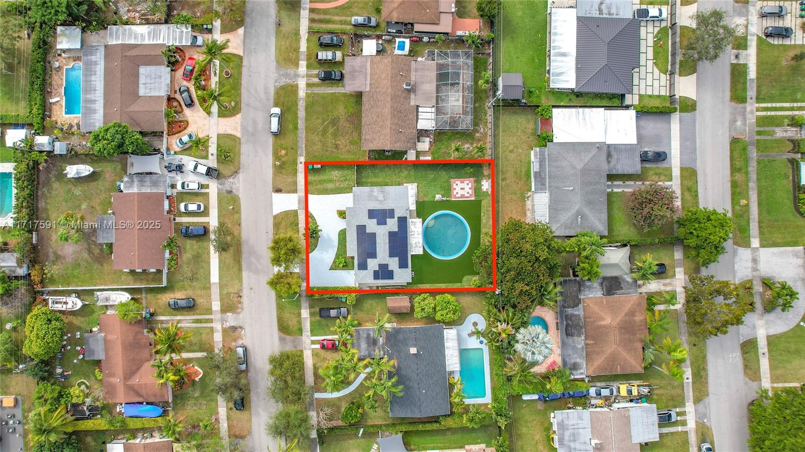 9371 Martinique Dr Property Photo 32