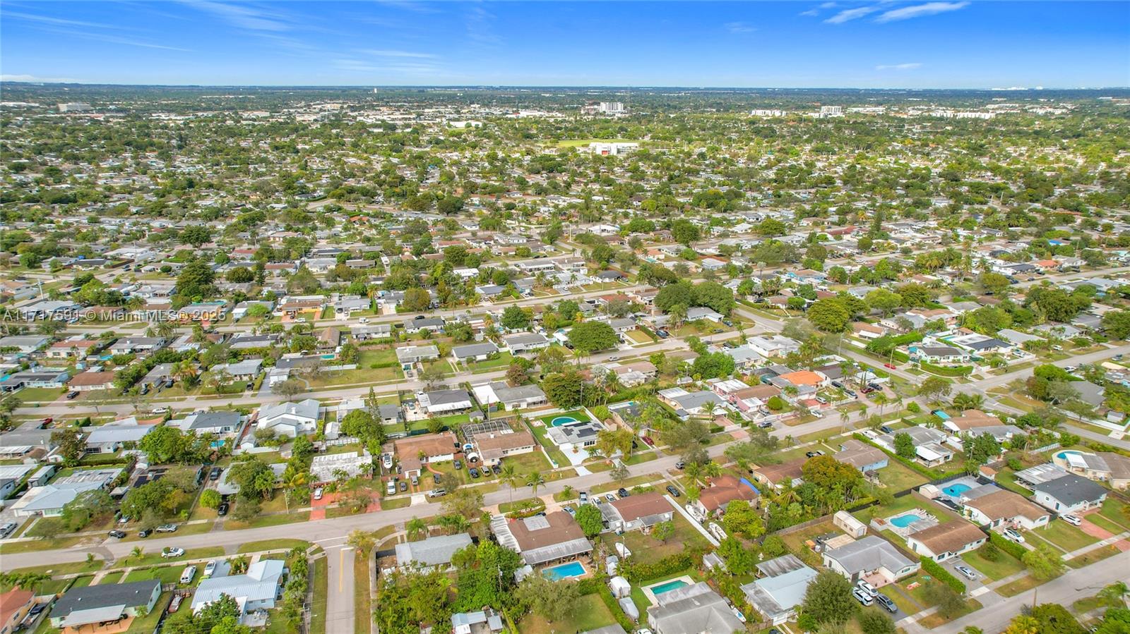 9371 Martinique Dr Property Photo 34