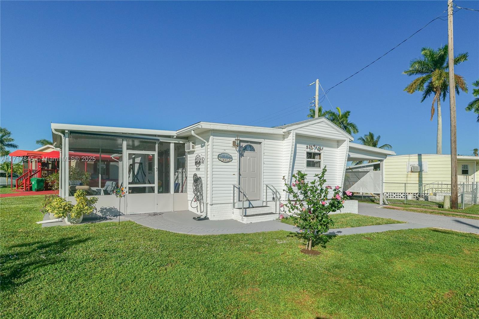 8501 Sw 18th Ct Property Photo 1