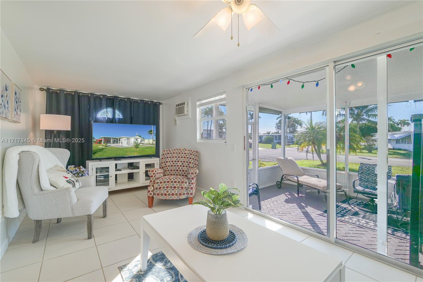 8501 Sw 18th Ct Property Photo 5