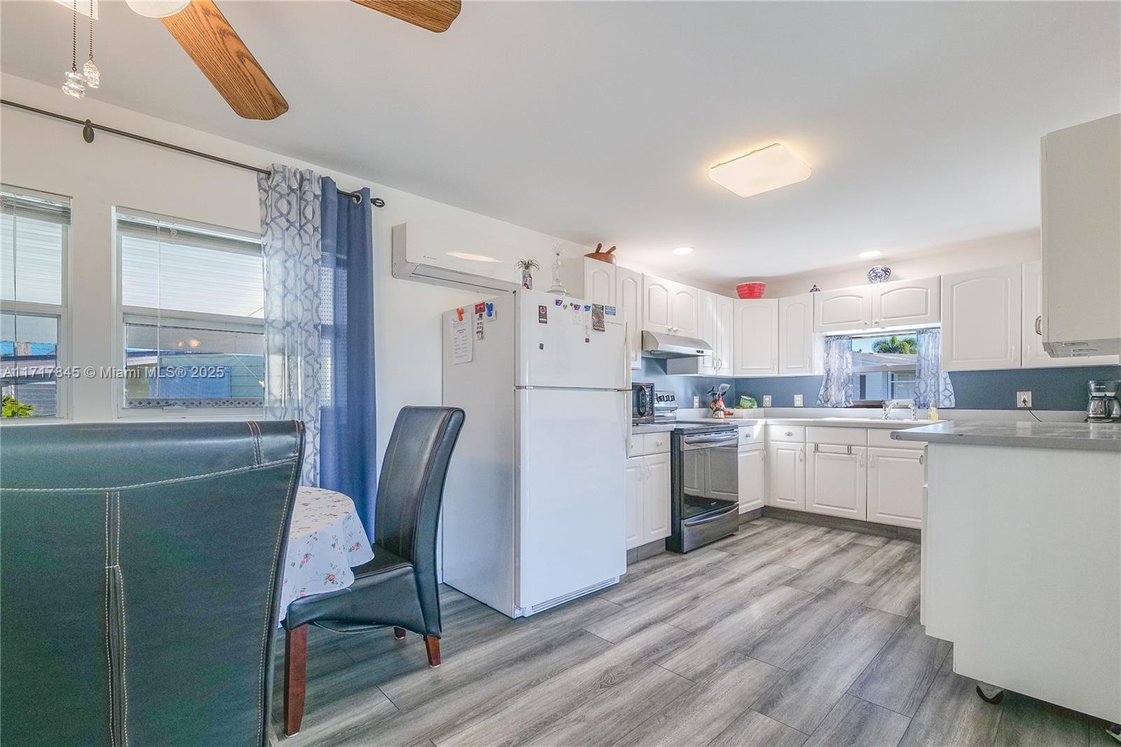 8501 Sw 18th Ct Property Photo 6