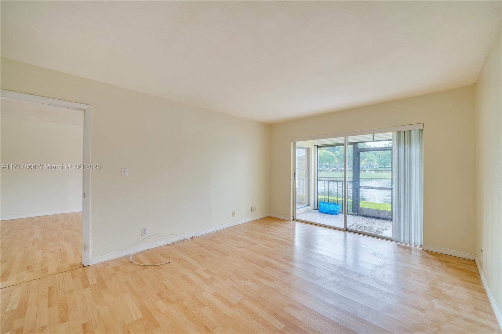 3905 N Nob Hill Rd 106 Property Photo 7