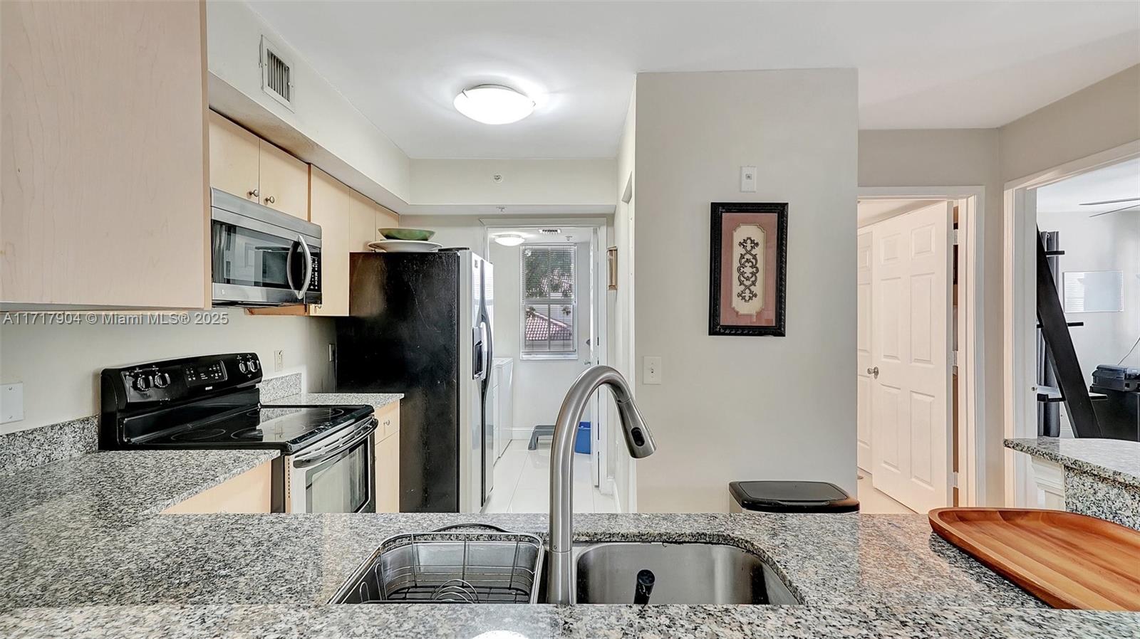 2496 Centergate Dr 207 Property Photo 12