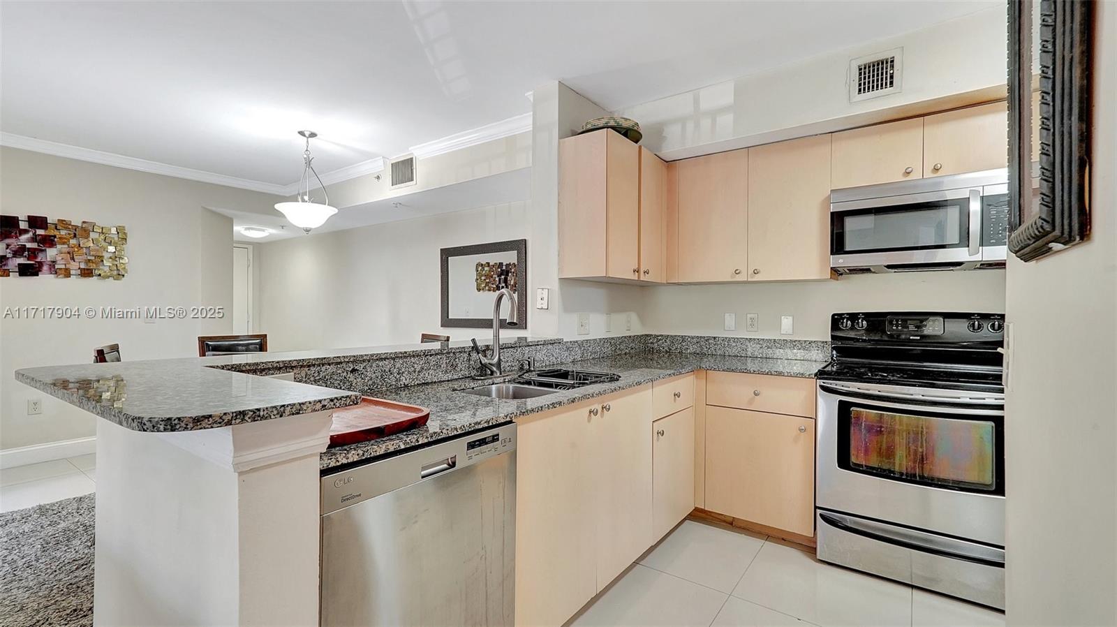 2496 Centergate Dr 207 Property Photo 13