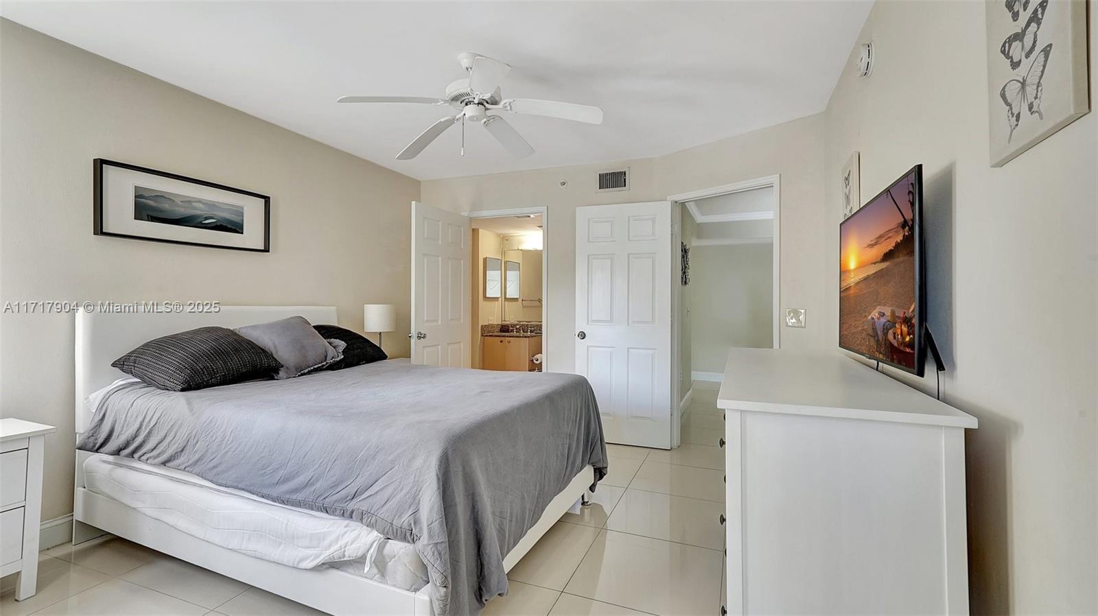 2496 Centergate Dr 207 Property Photo 30