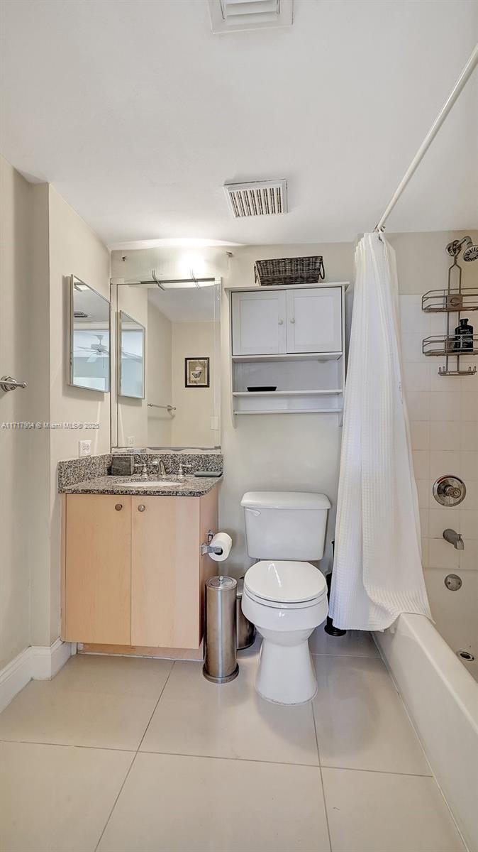 2496 Centergate Dr 207 Property Photo 36