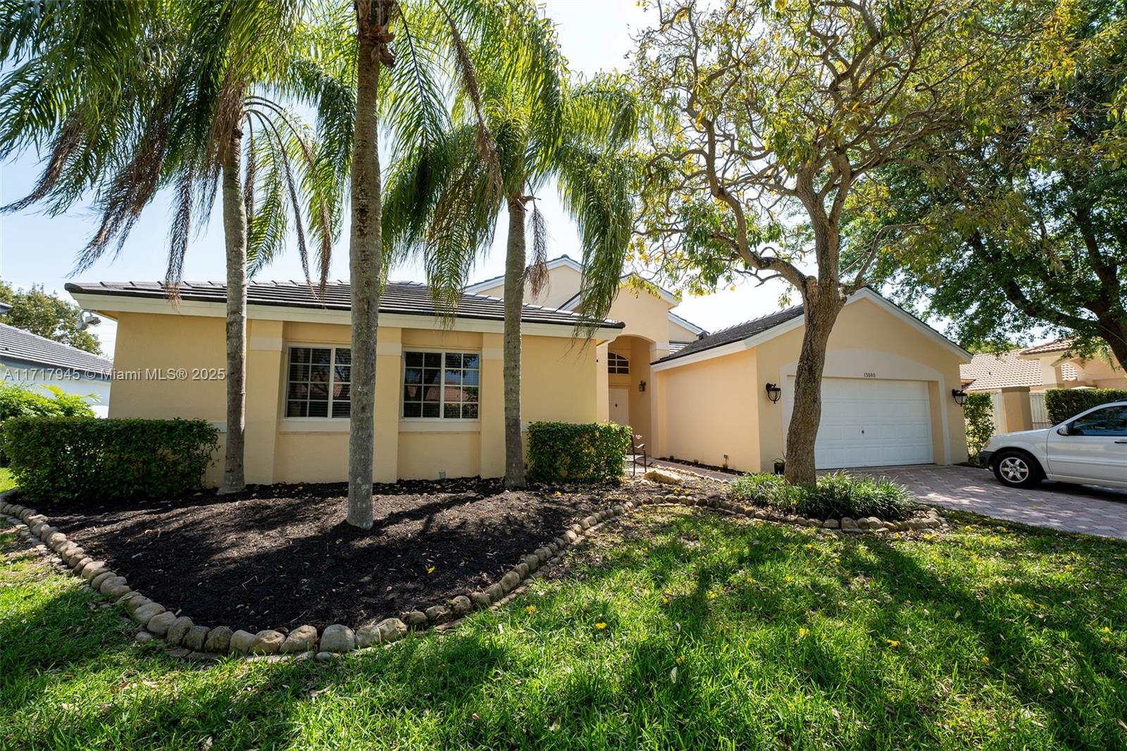 13080 Nw 8th Ct Property Photo 4