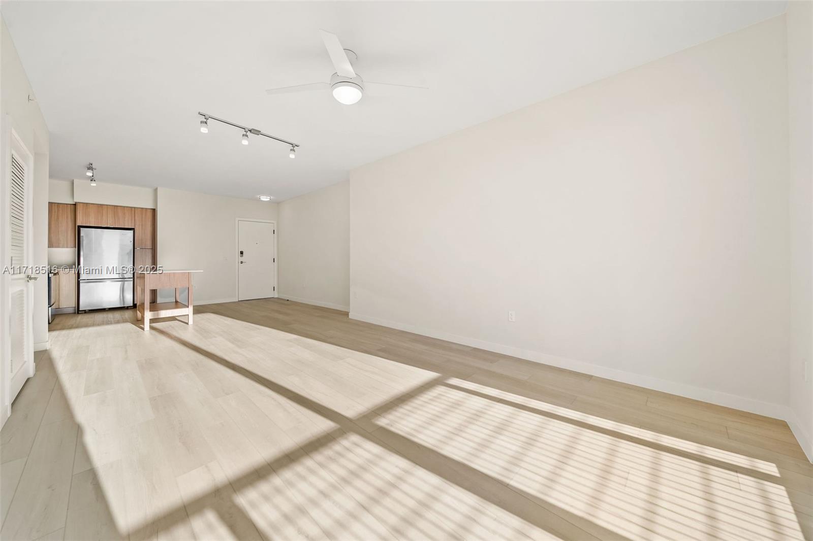 555 Ne 8th St 1308 Property Photo 13