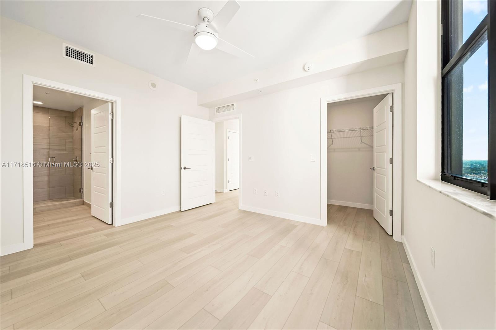555 Ne 8th St 1308 Property Photo 18
