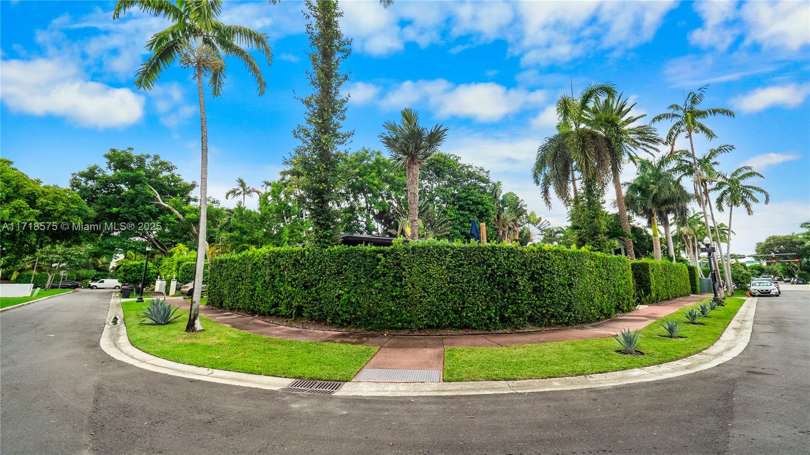 200 E Rivo Alto Dr Property Photo 21
