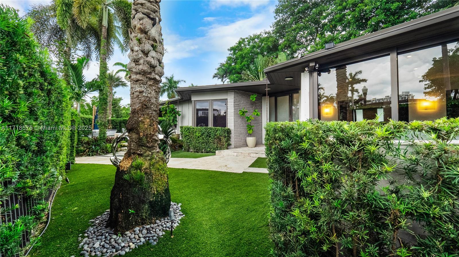 200 E Rivo Alto Dr Property Photo 22