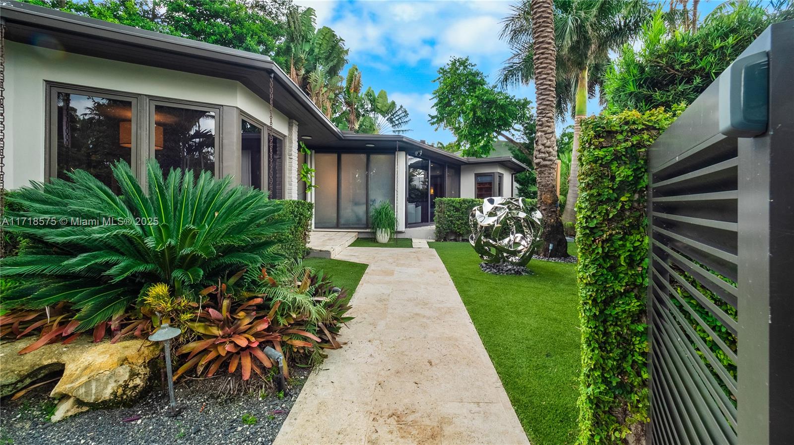200 E Rivo Alto Dr Property Photo 25