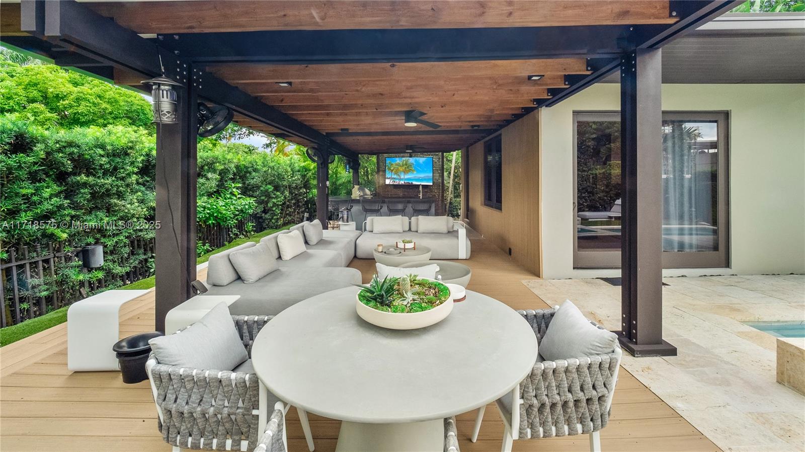 200 E Rivo Alto Dr Property Photo 35