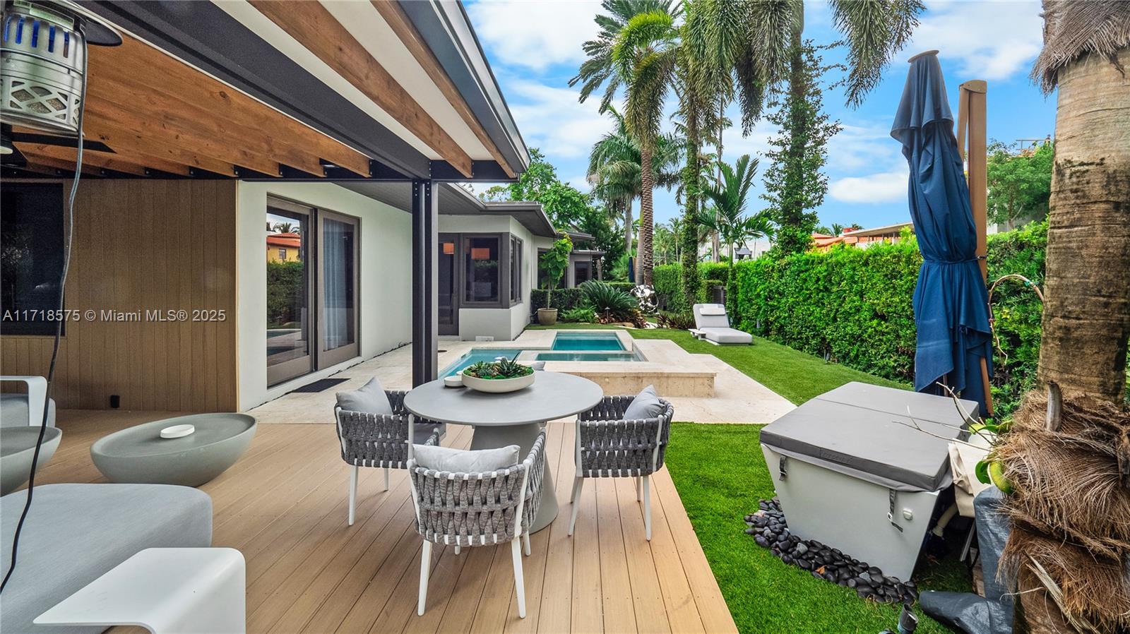 200 E Rivo Alto Dr Property Photo 37
