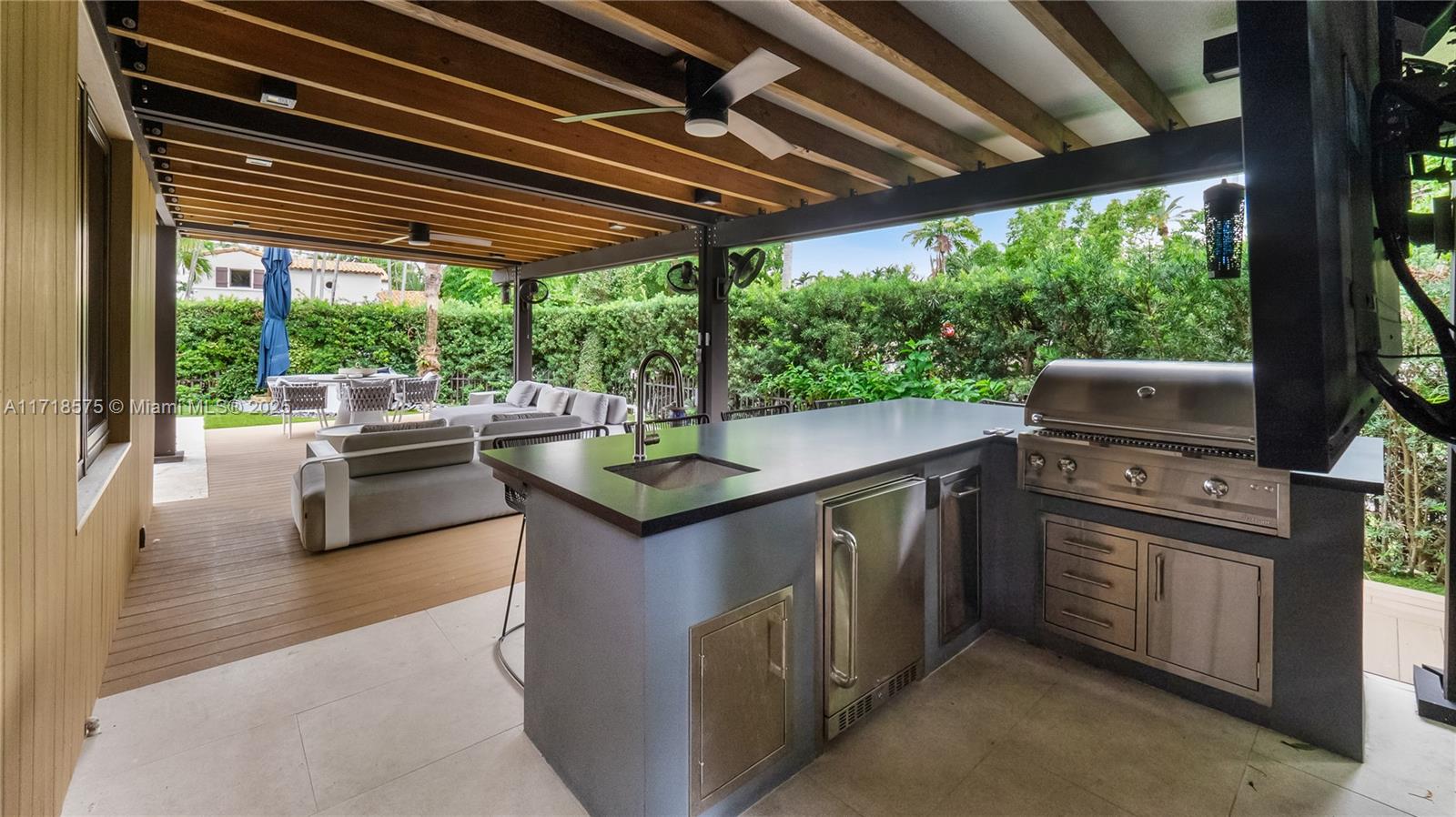 200 E Rivo Alto Dr Property Photo 40