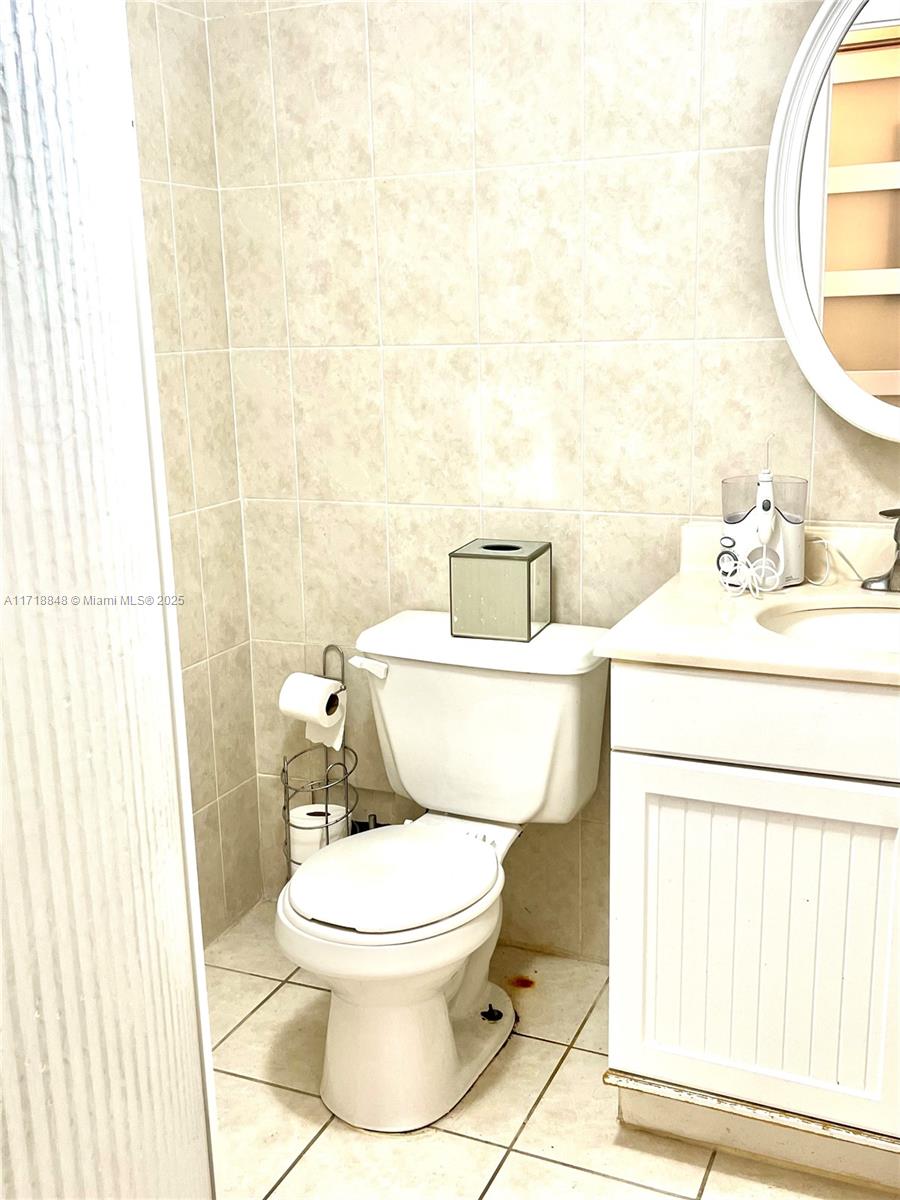 4000 Ne 170 St 102 Property Photo 18