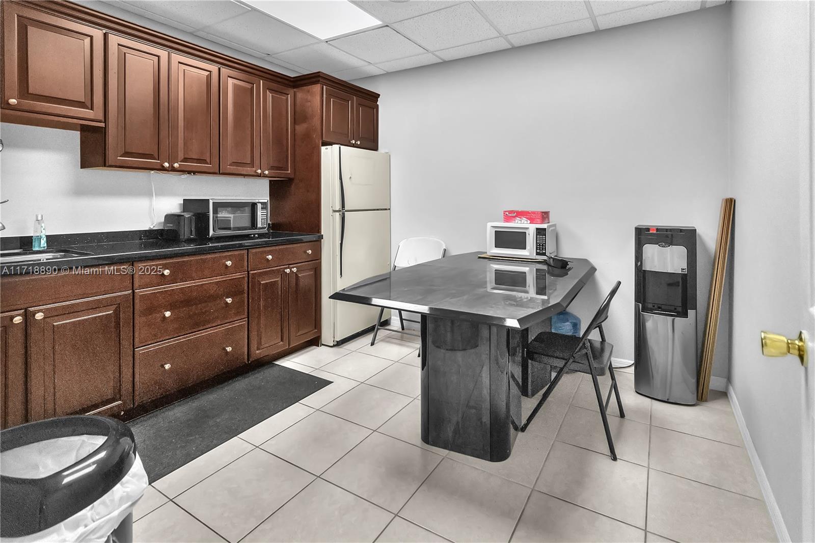 8360 W Oakland Park Blvd Property Photo 6