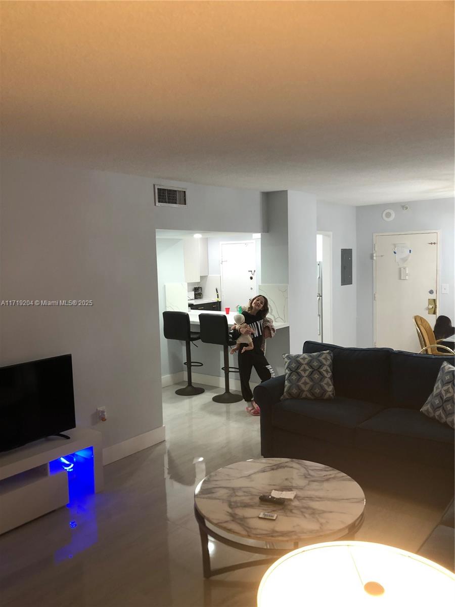 A11719204 Property Photo 5