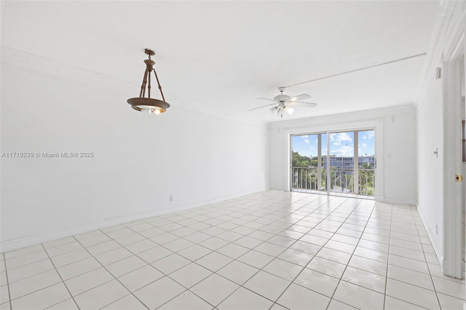 4650 Washington St 504 Property Photo 9