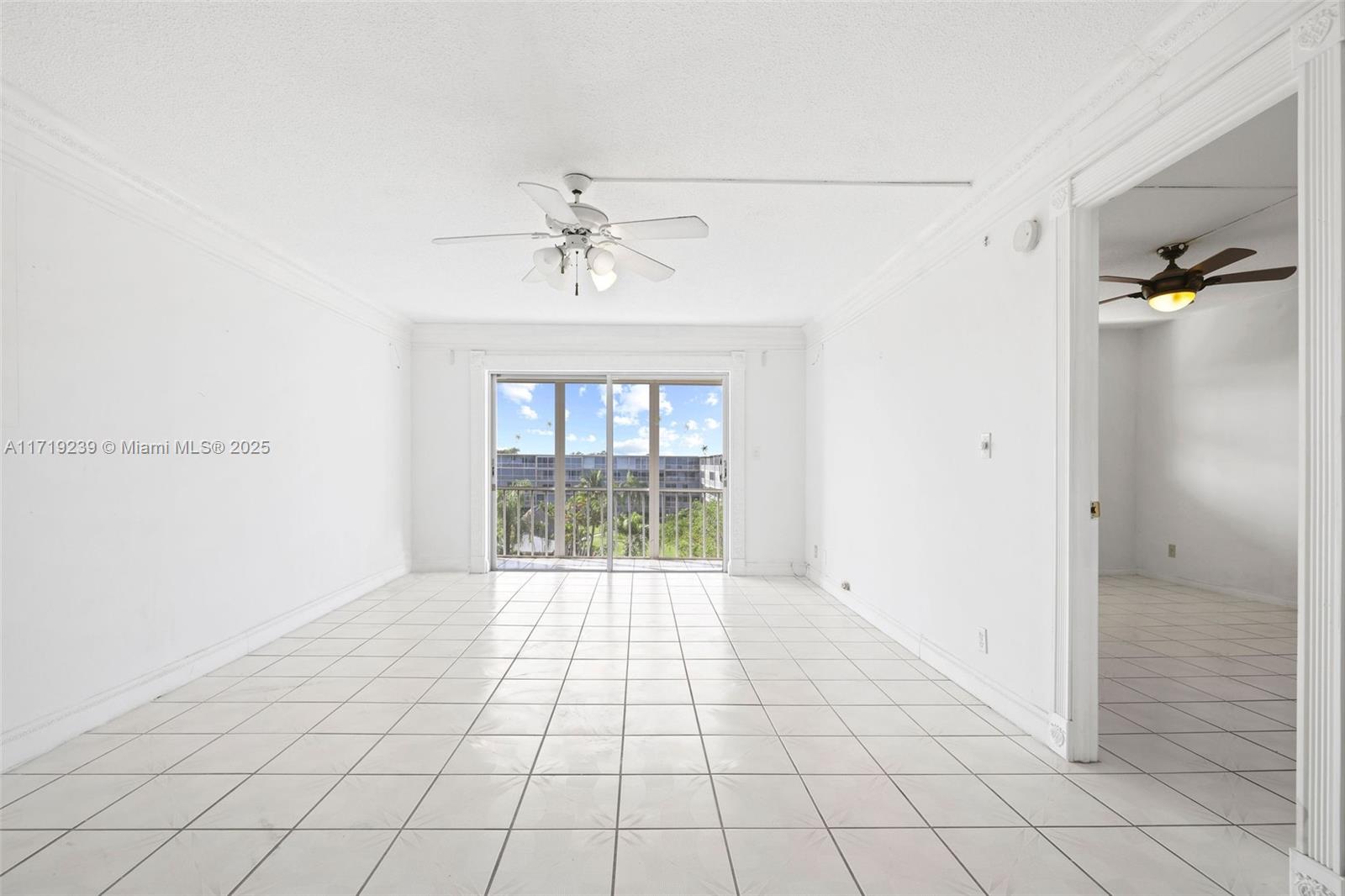 4650 Washington St 504 Property Photo 10