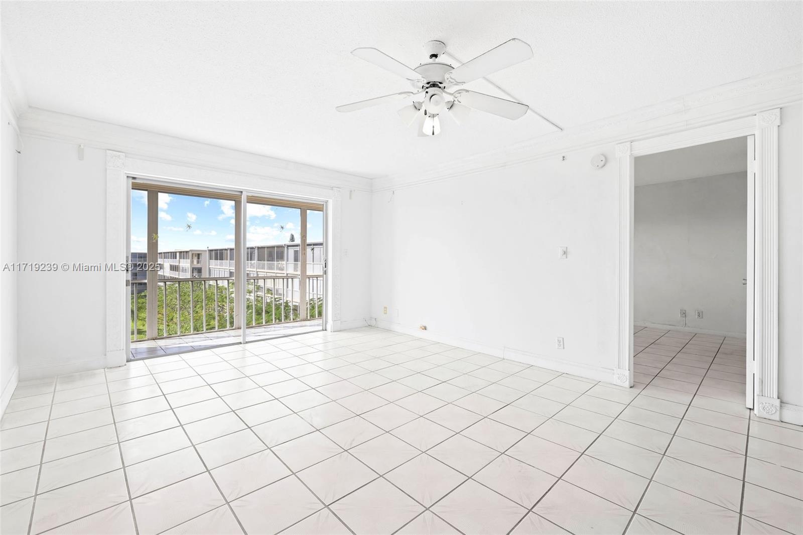 4650 Washington St 504 Property Photo 11