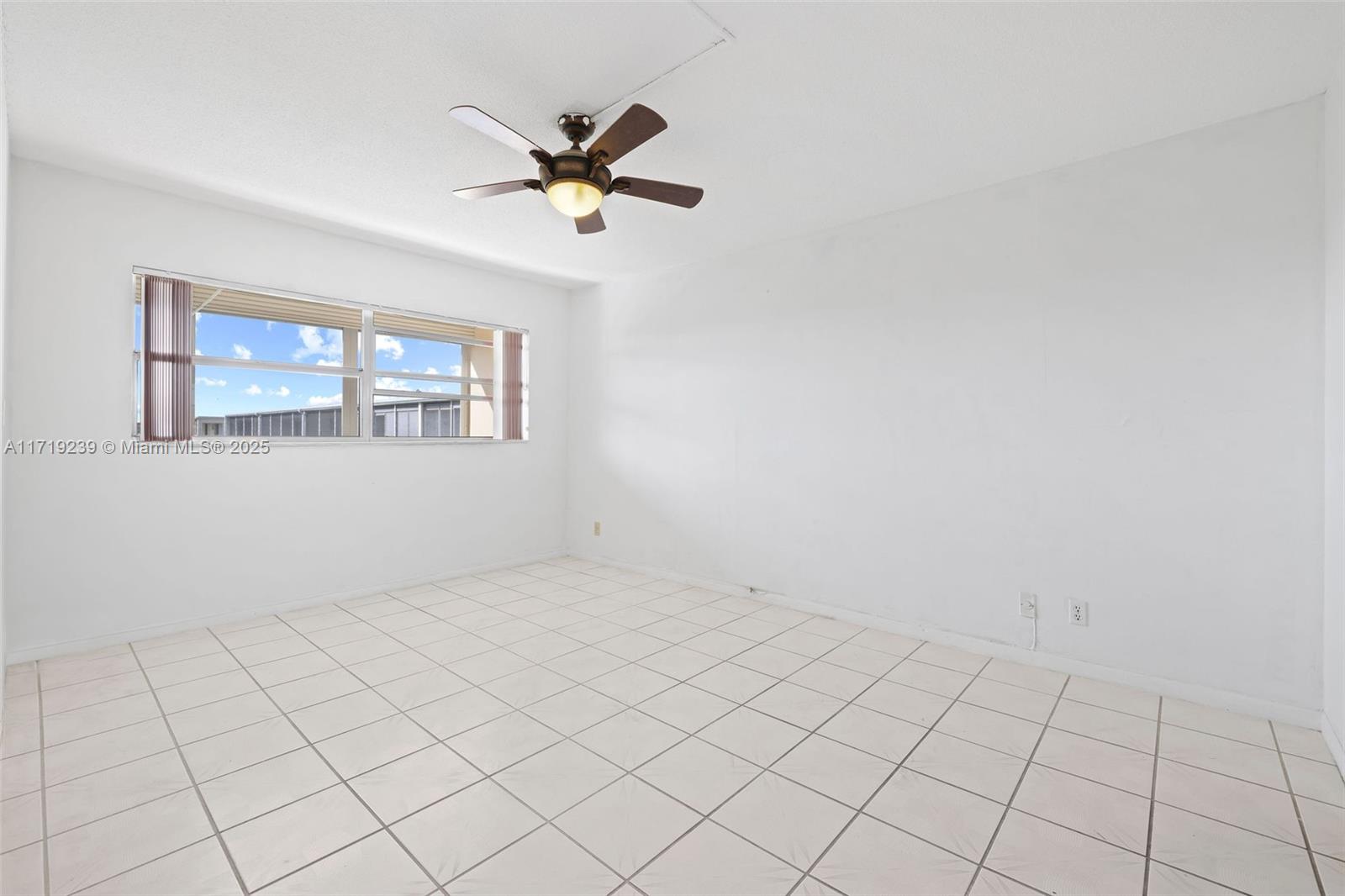 4650 Washington St 504 Property Photo 13