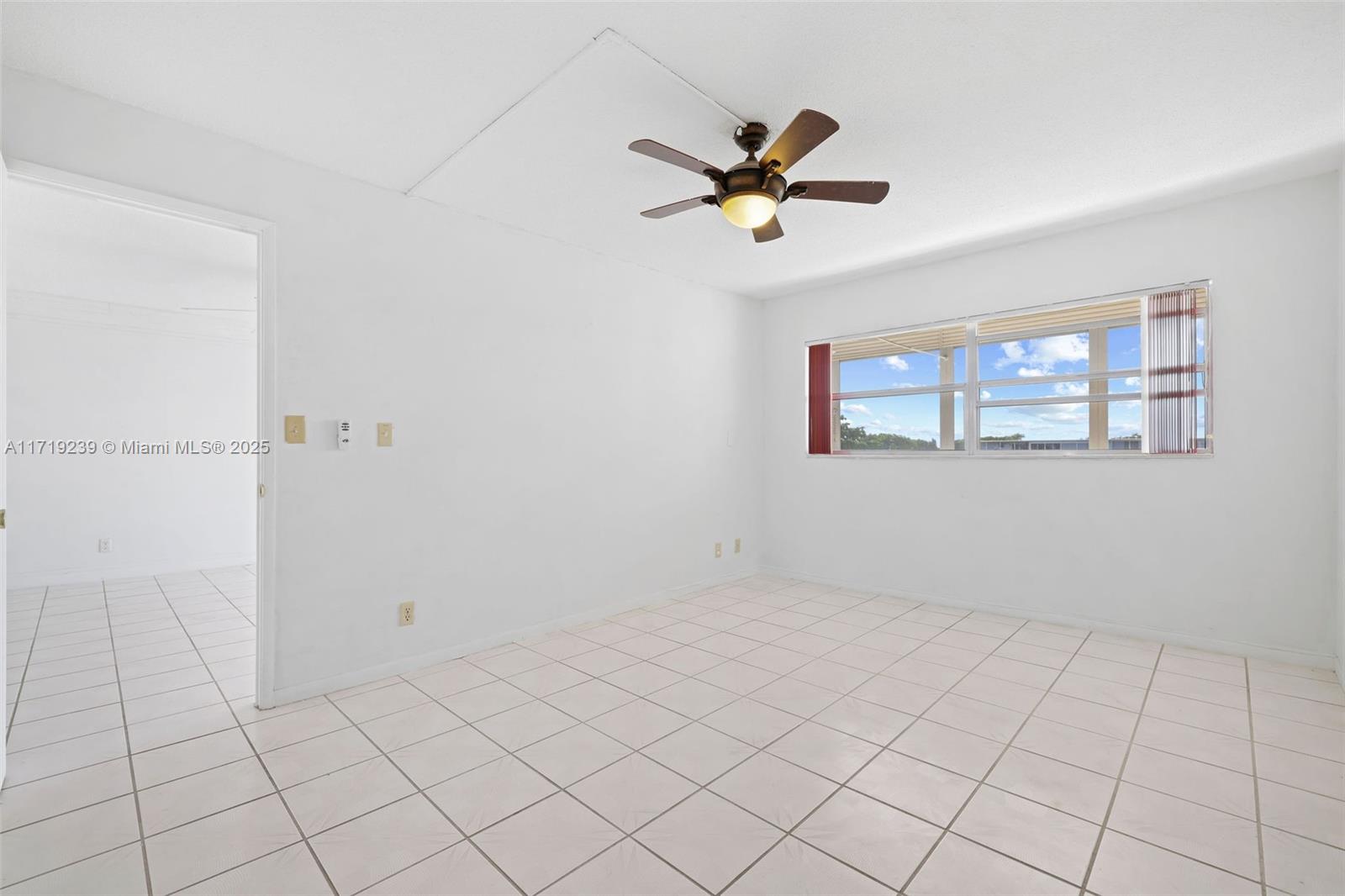 4650 Washington St 504 Property Photo 14