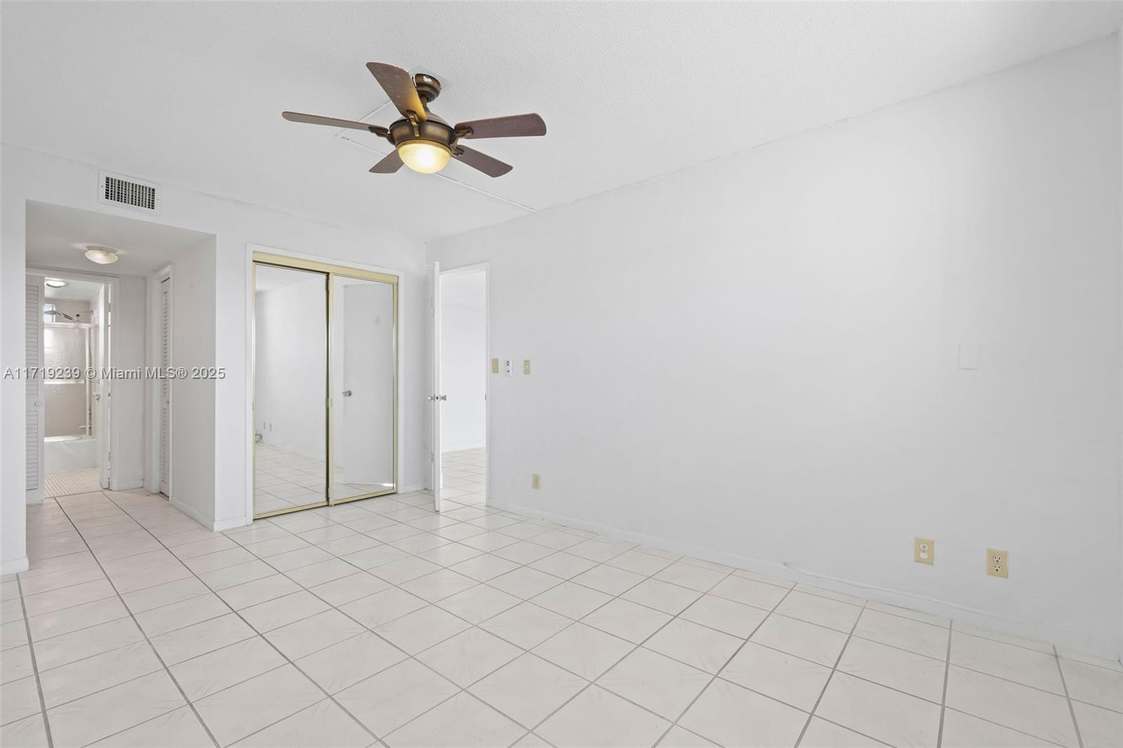 4650 Washington St 504 Property Photo 15
