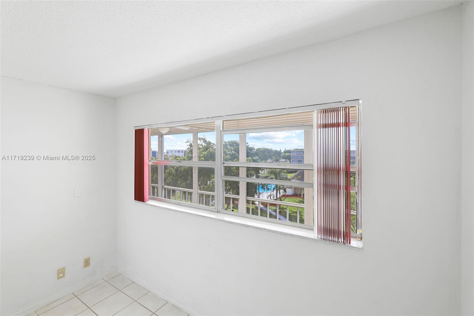 4650 Washington St 504 Property Photo 16