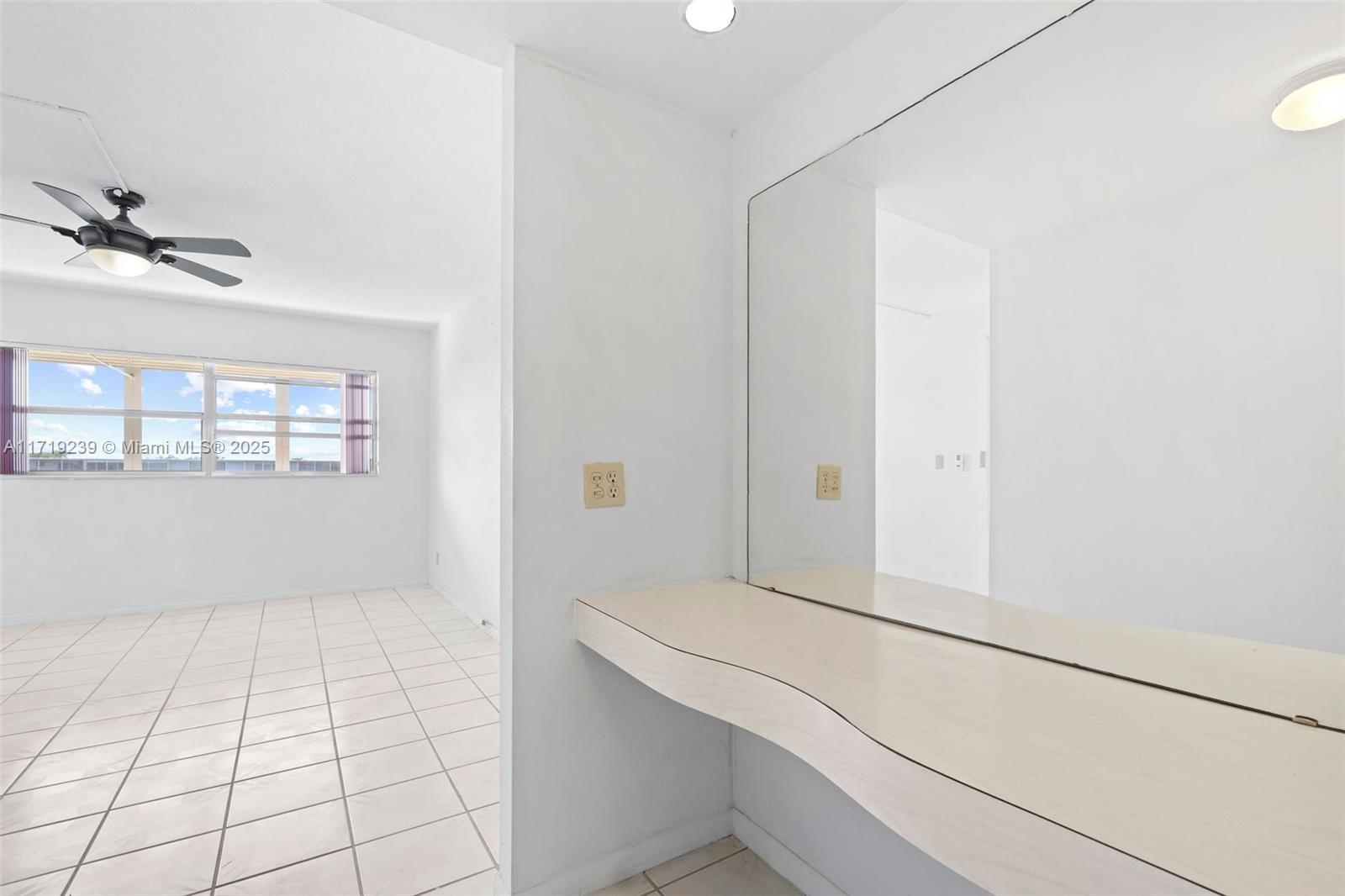 4650 Washington St 504 Property Photo 18