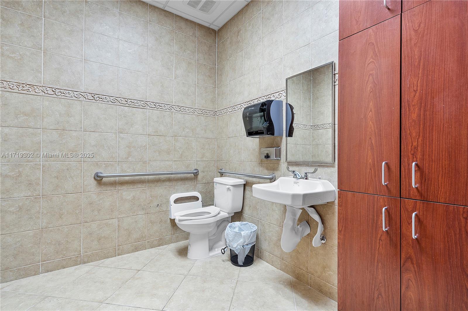 2883 Executive Park Dr 200 Property Photo 15