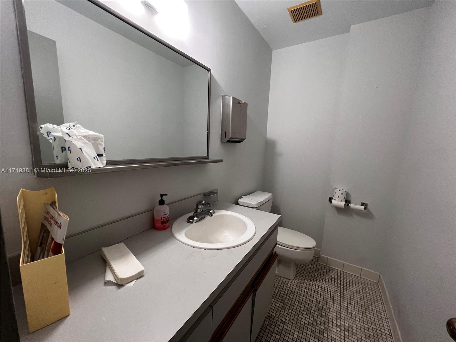 4614 Hollywood Blvd Property Photo 9