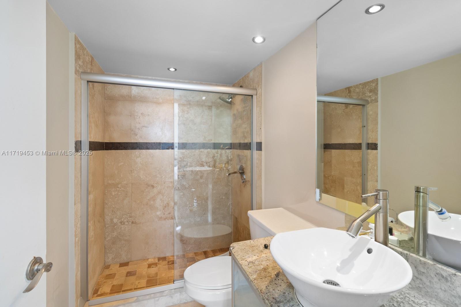 770 Claughton Island Dr 2104 Property Photo 17