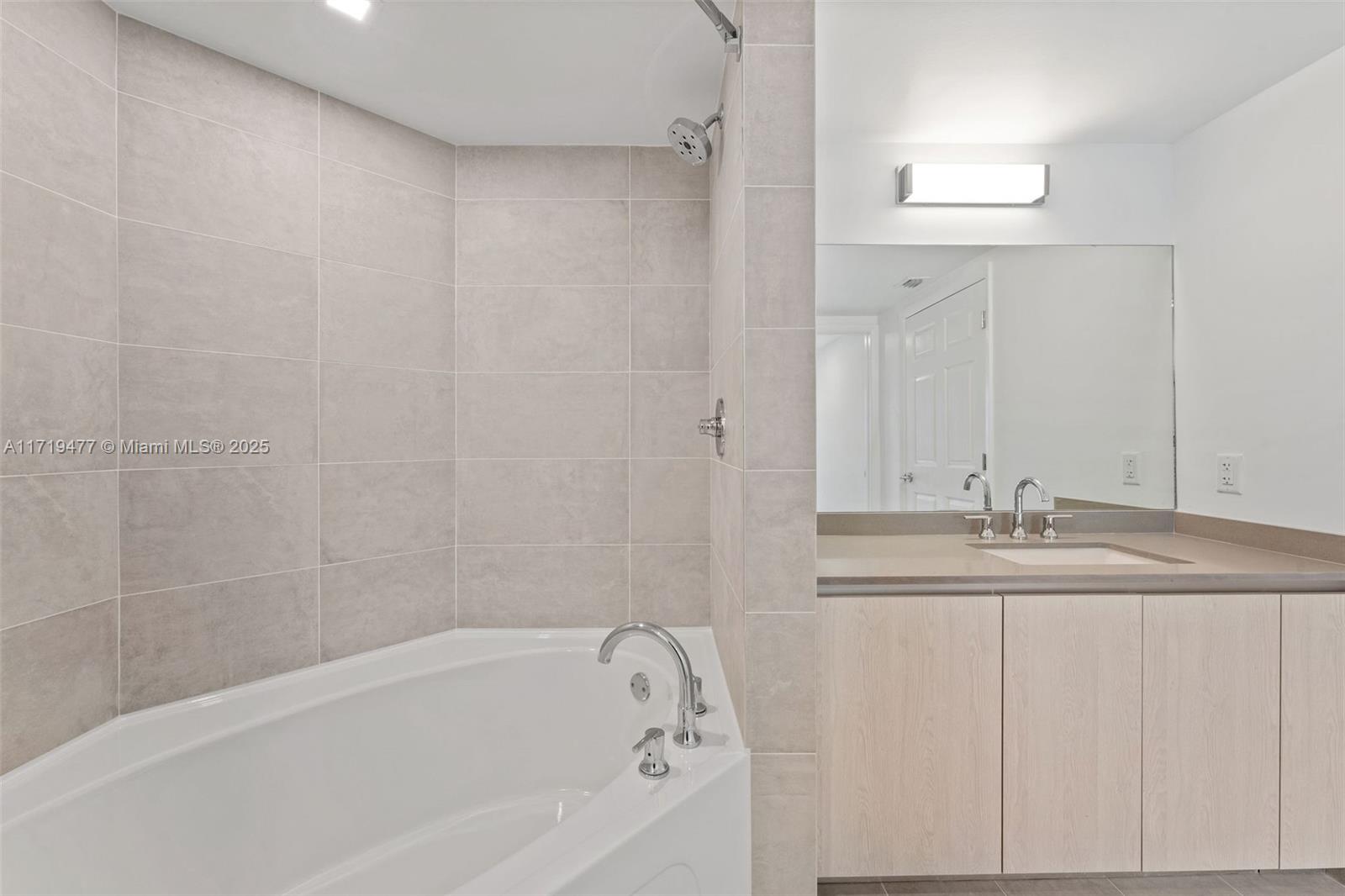 1500 Bay Rd M-0922 Property Photo 23