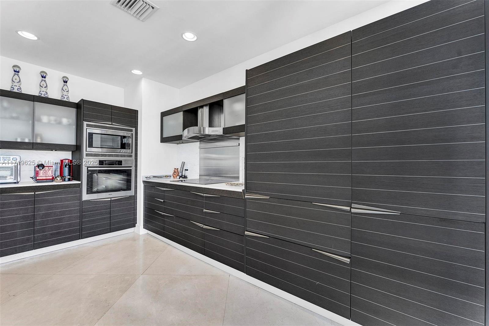 200 Biscayne Boulevard Way 5001 Property Photo 9