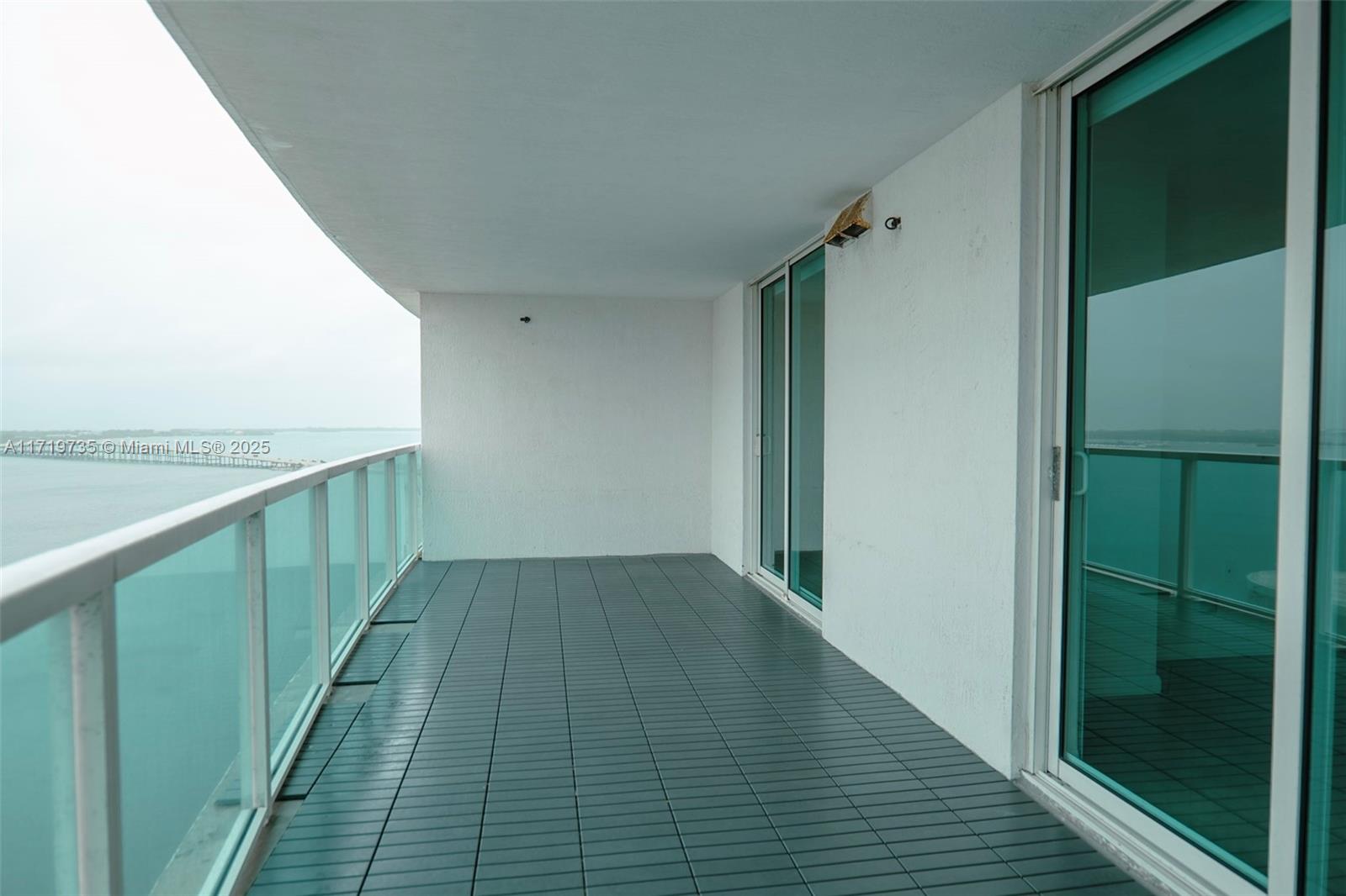2101 Brickell Ave 2103 Property Photo 3