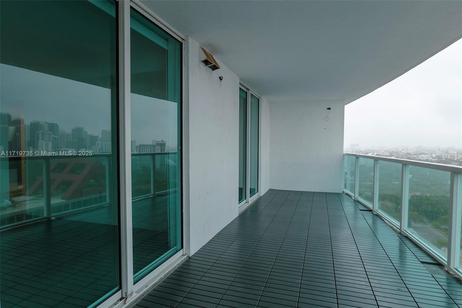 2101 Brickell Ave 2103 Property Photo 5