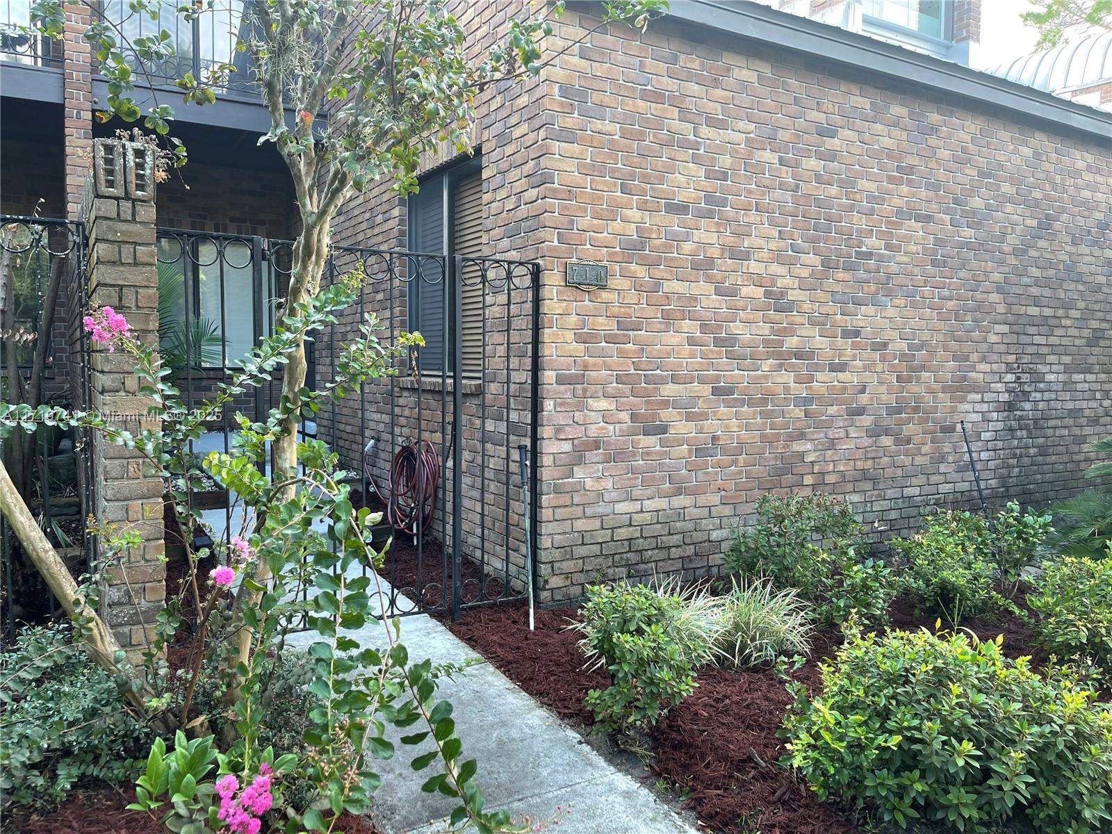 710 Ne 1 Street Property Photo