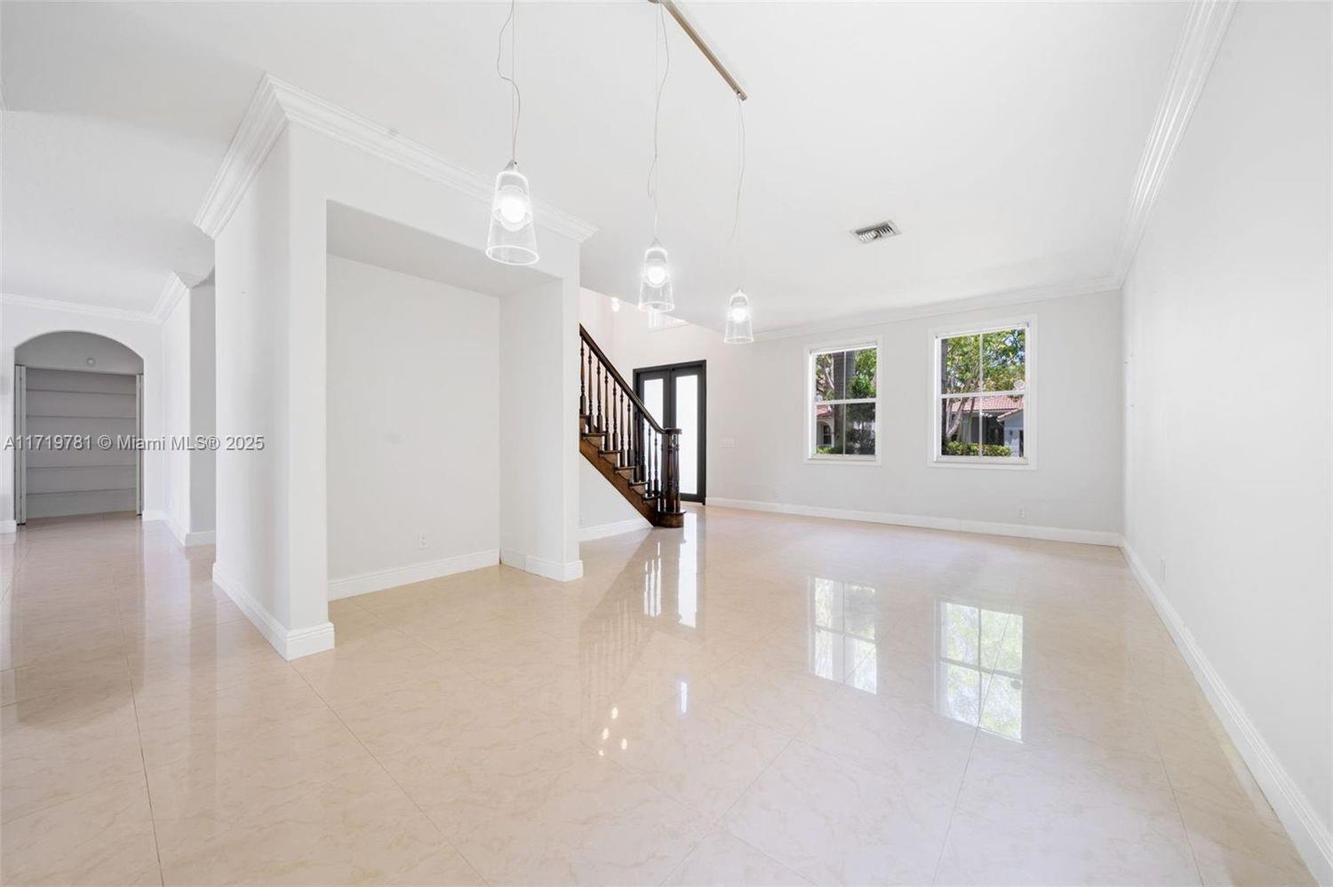 930 Lavender Cir Property Photo 7