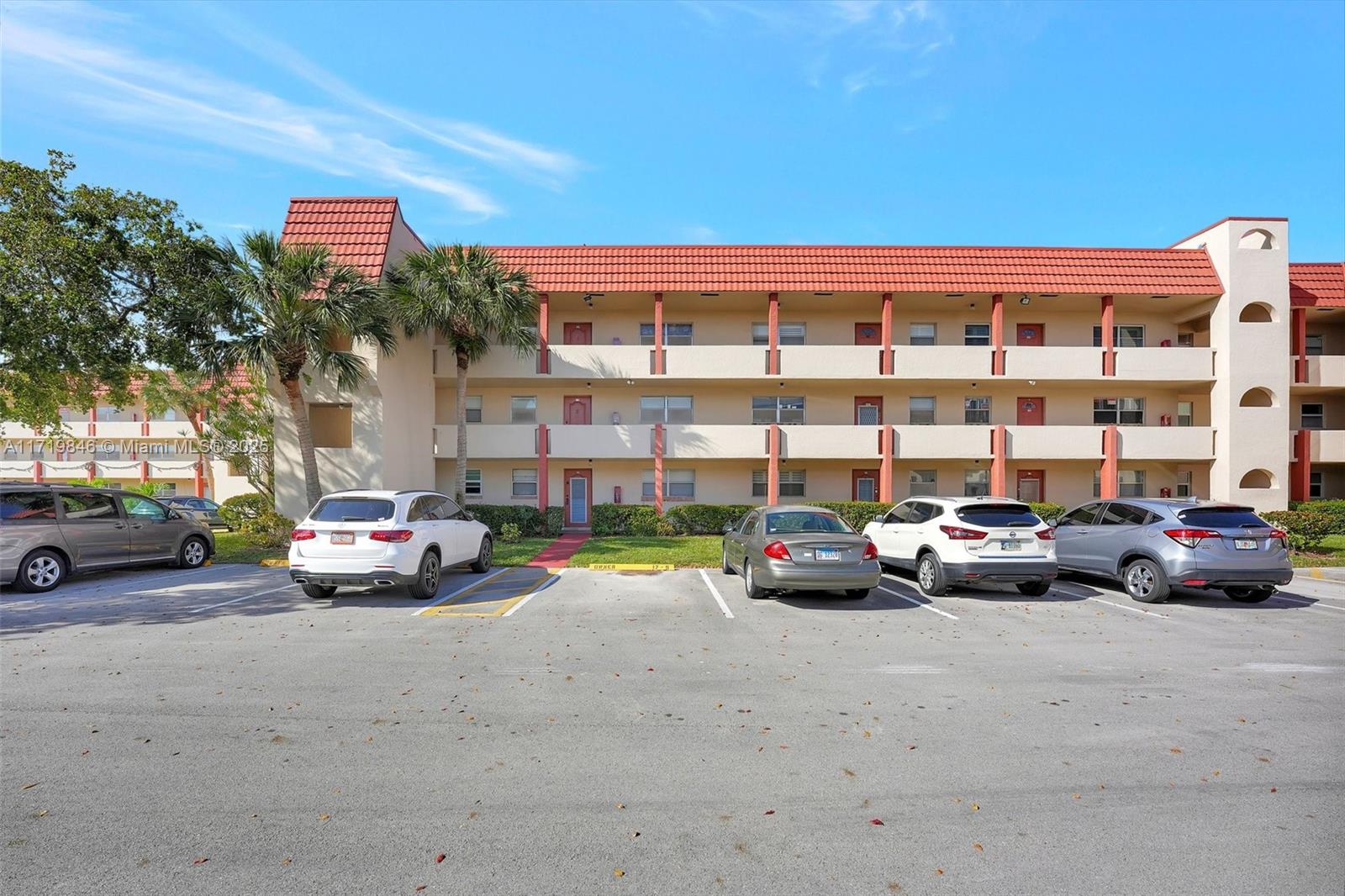 2931 E Sunrise Lakes Dr 202 Property Photo 1