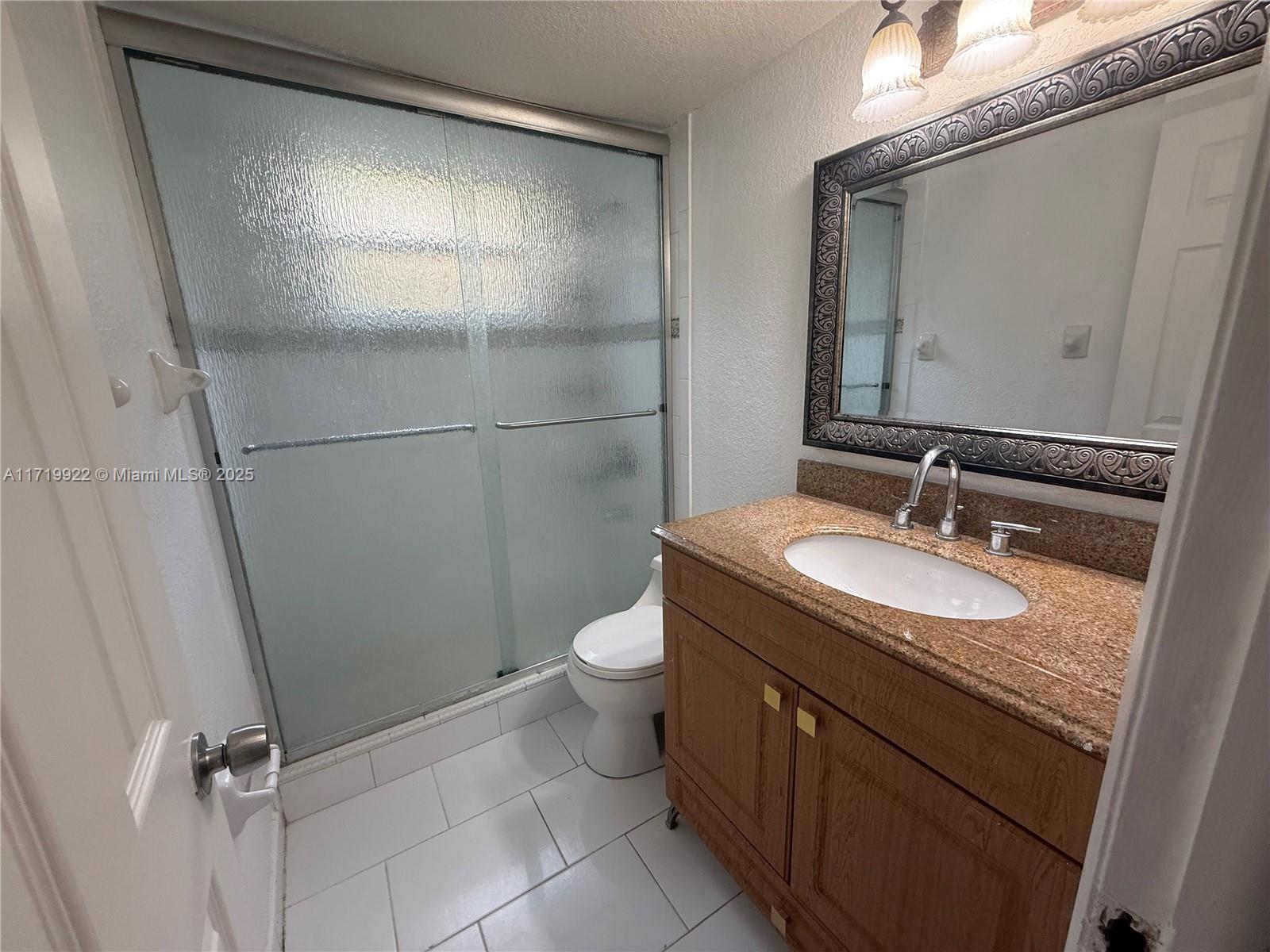 1481 W 41st St 115 Property Photo 8