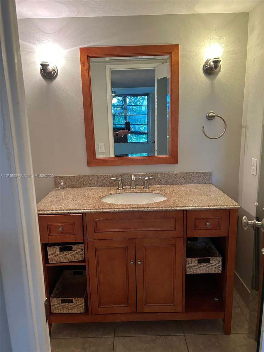 2851 S Palm Aire Dr 205 Property Photo 6