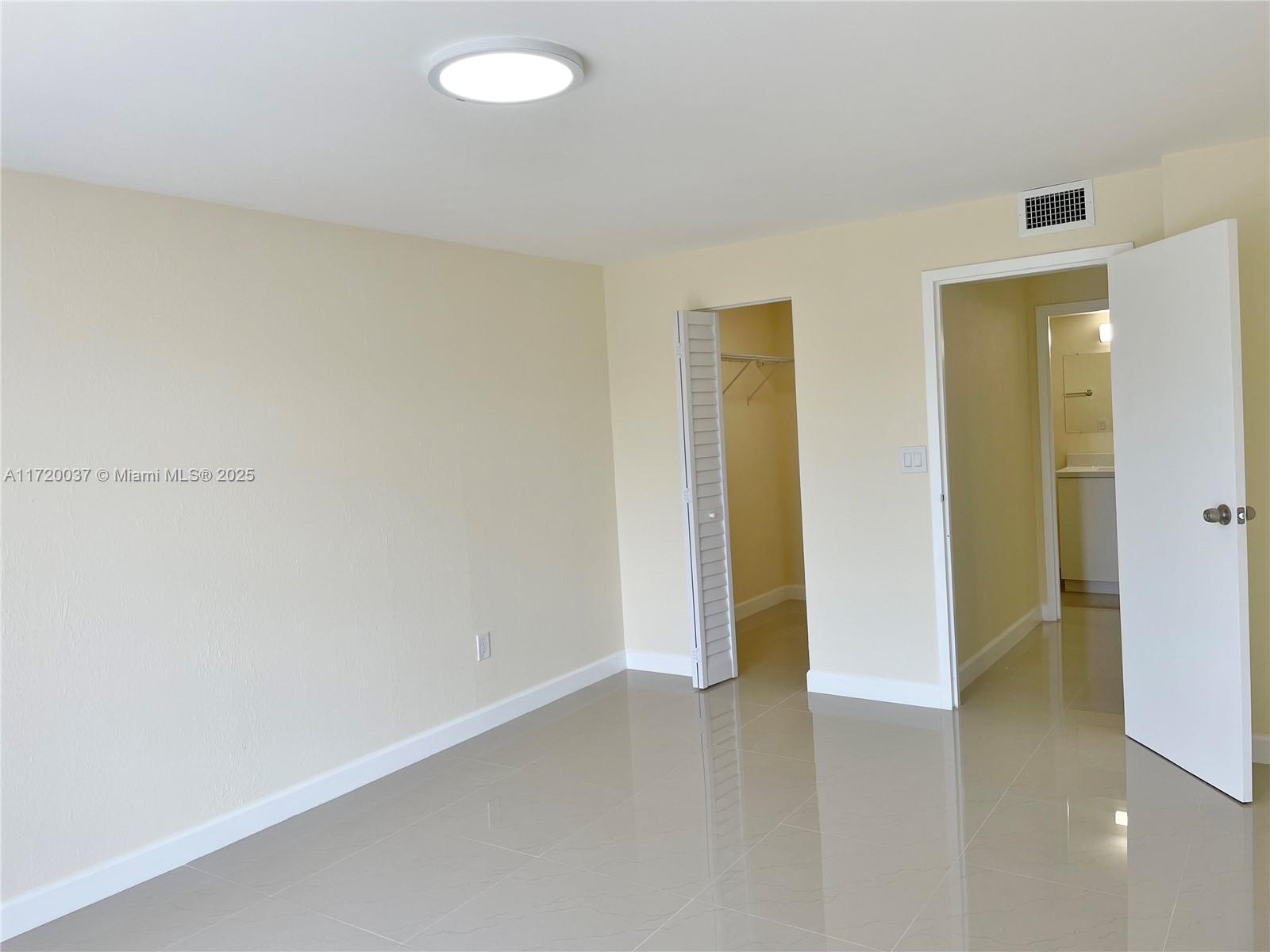 16950 W Dixie Hwy A535 Property Photo 16