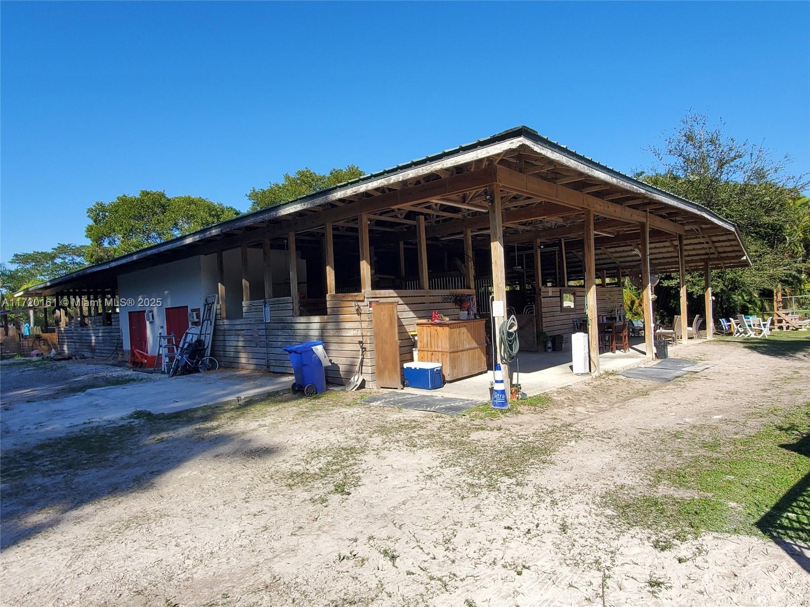 18130 Sw 68th Ct Property Photo 2