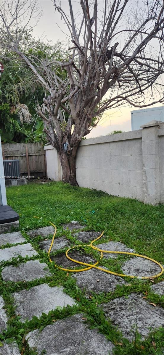 16817 Sw 90 St Property Photo 16