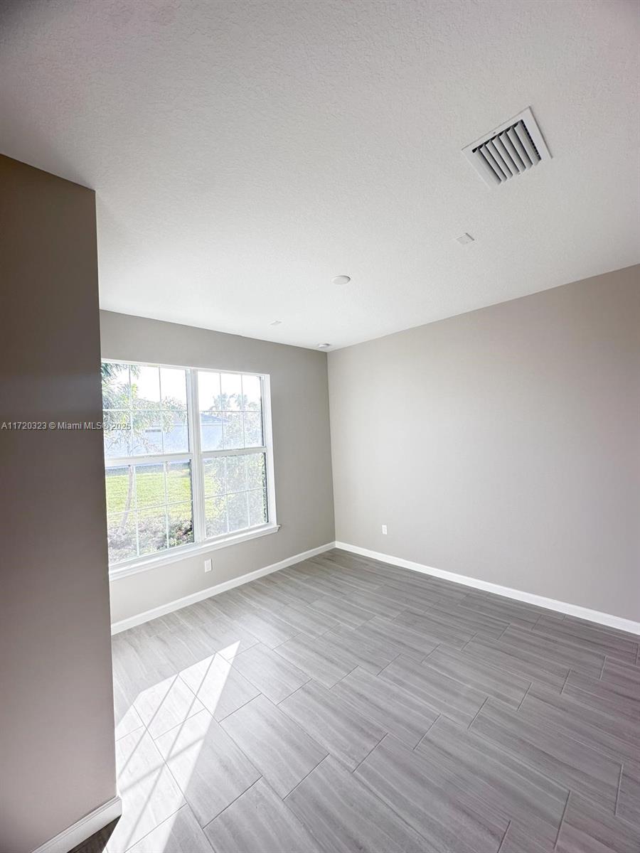 4545 Nautilus Cir Property Photo 5