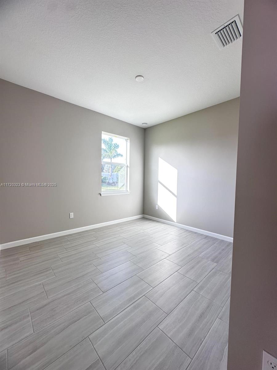 4545 Nautilus Cir Property Photo 6