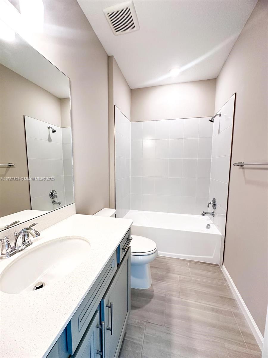 4545 Nautilus Cir Property Photo 8