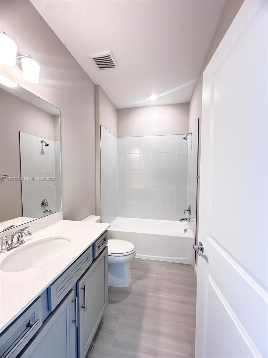 4545 Nautilus Cir Property Photo 10